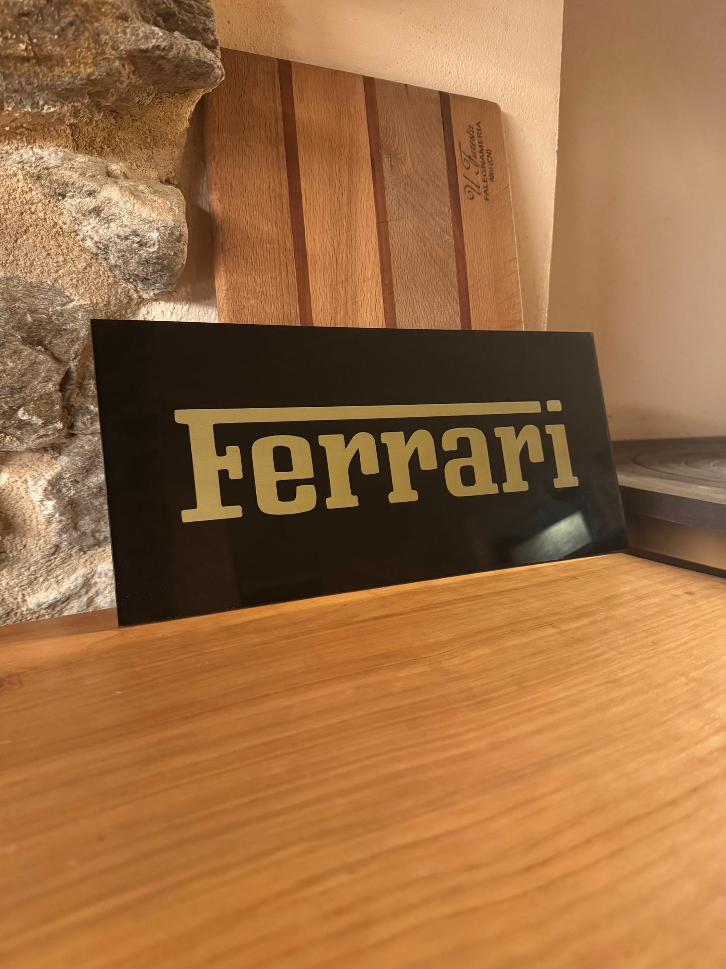 ✨ Targa in Vetro Nero "Ferrari" - Eleganza e Stile per ogni Ambiente ✨