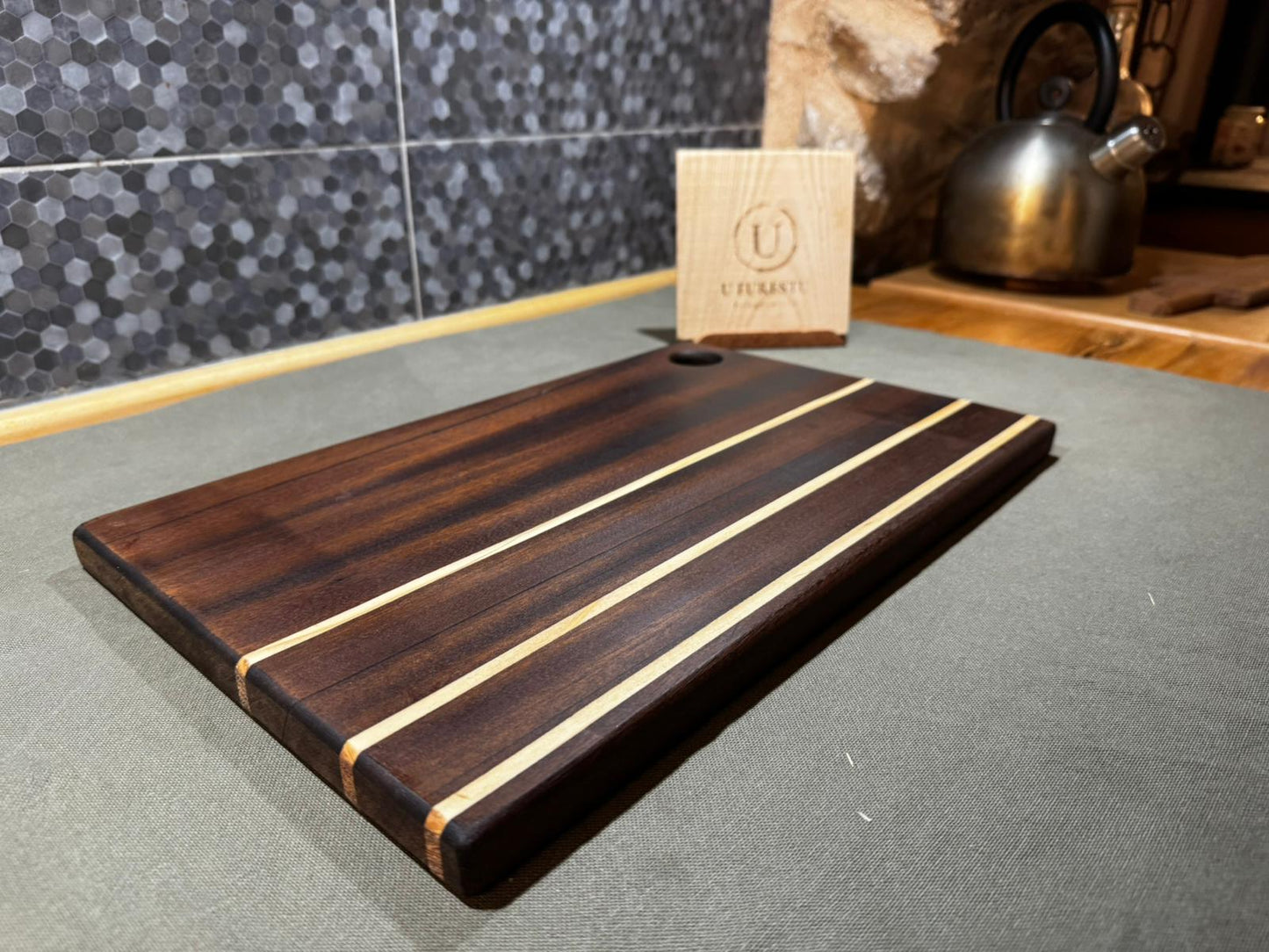 Tagliere in legno di Noce scuro e larice bianco