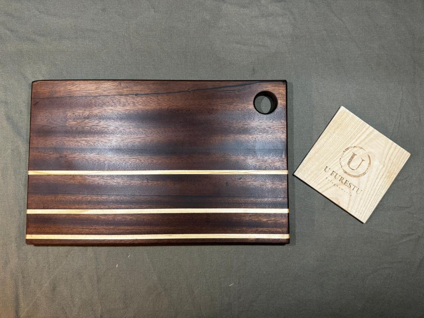 Tagliere in legno di Noce scuro e larice bianco